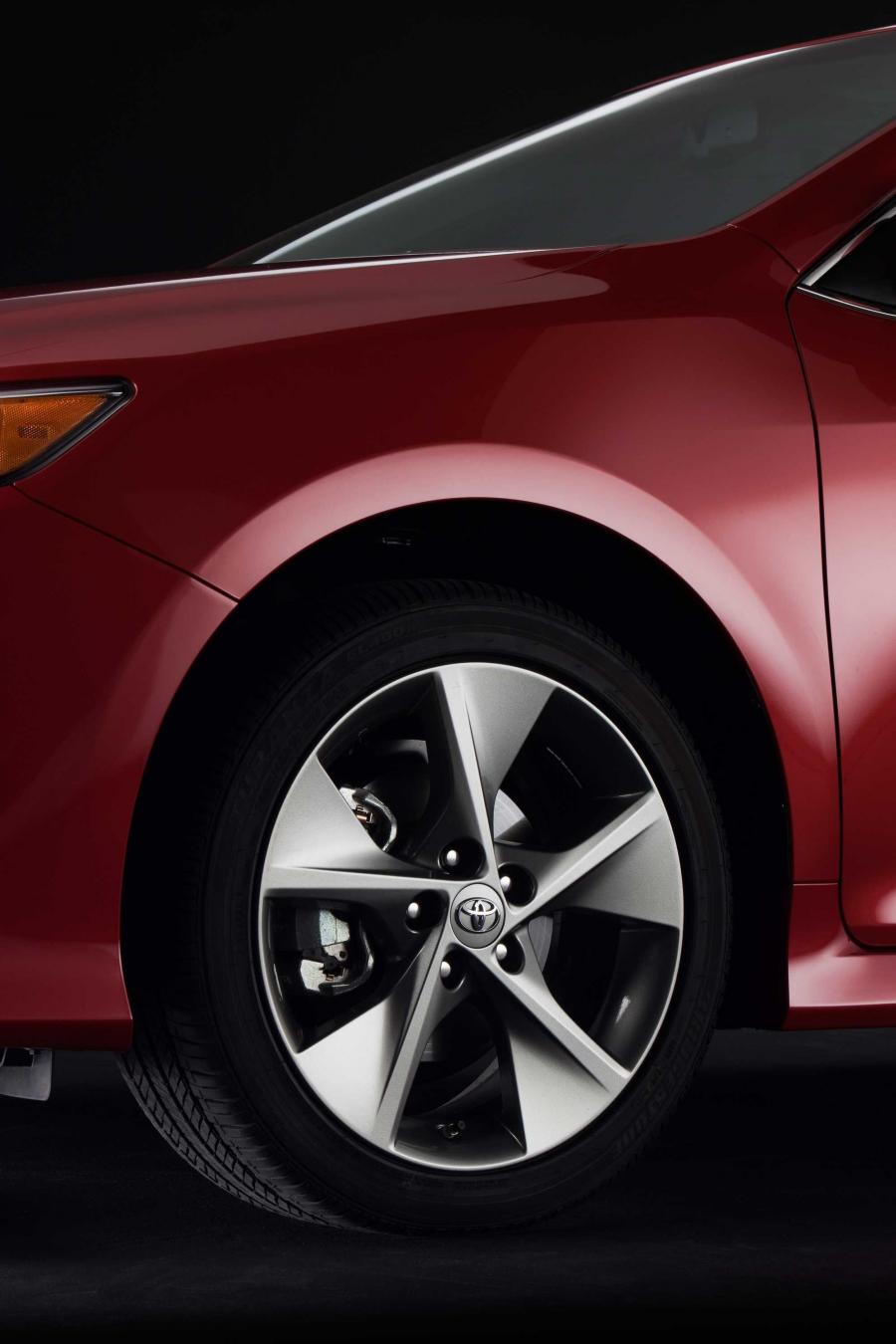  Toyota Camry SE 2012 года  (фото 40 из 48)